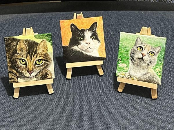 Три кошки